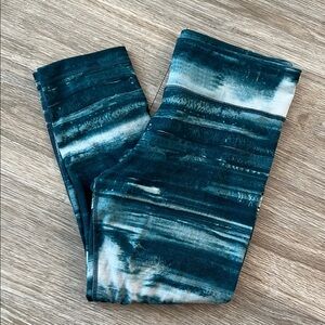 Under Armour Womens Perfect Printed Fitted Capri Leggings S